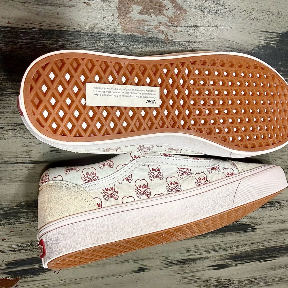 Vans Old Skool Cream & Pink Skull Print Sneakers Mens size 12 NWT! - Picture 13 of 13